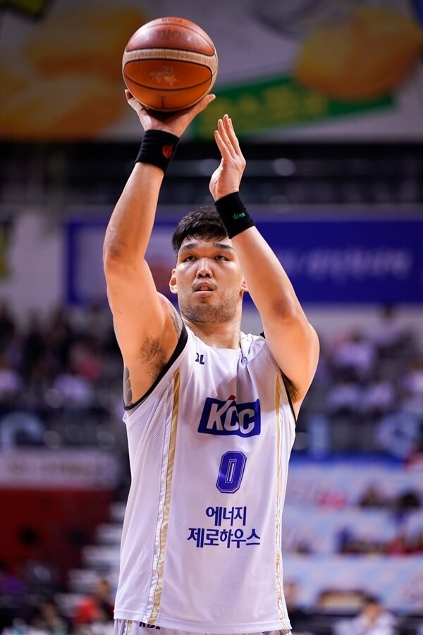 '코뼈 골절' 전주KCC 하승진, NBA시절 활약상은?