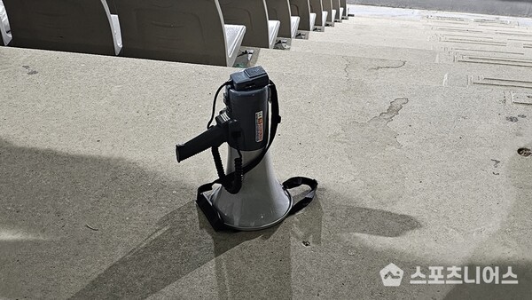 메가폰을 사용하지 못하는 WK리그 ⓒ 스포츠니어스