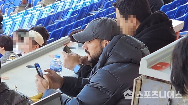 부상에도 직접 비행기 티켓을 구해 경기장에 온 대구 세징야 ⓒ 스포츠니어스