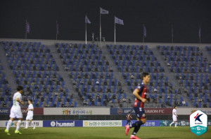 수원FC와 수원삼성의 '콜라보' 진행되지 못한 이유는? 수원Fc와 수원삼성의 '콜라보' 진행되지 못한 이유는?
